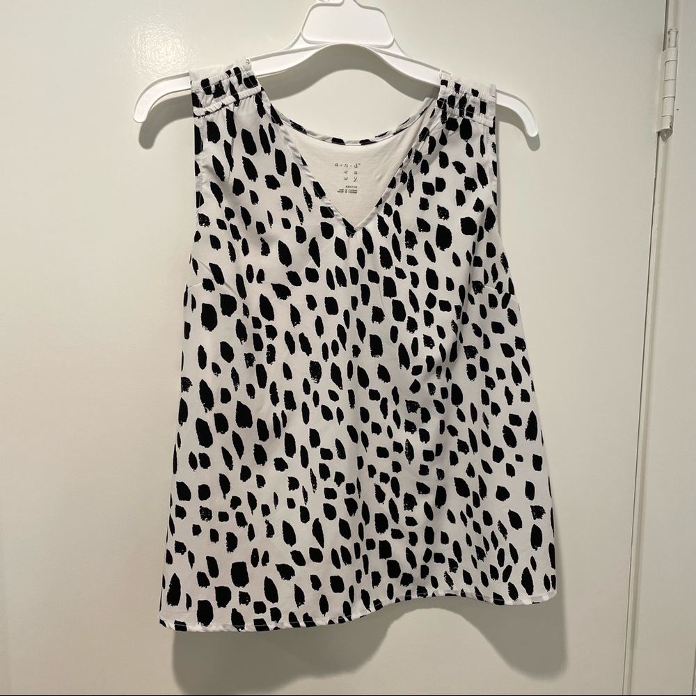dot blouse